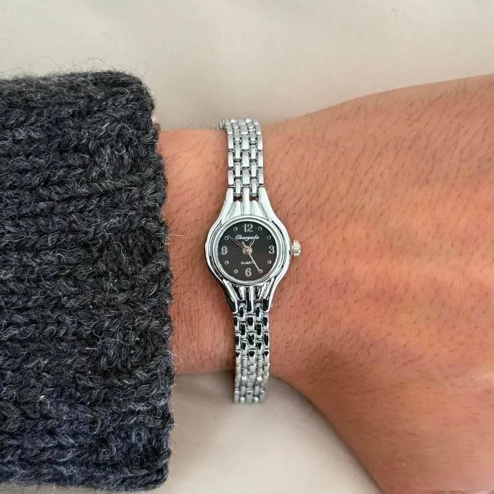y2k dainty silver and black dial round stainless steel quartz watch